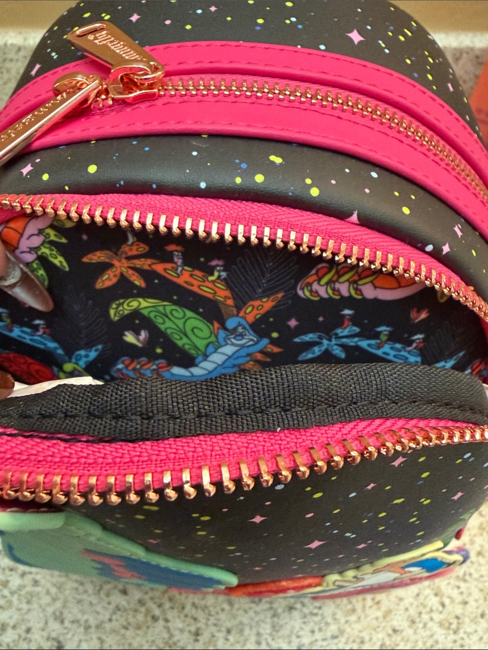 NWT Alice In Wonderland Loungefly Backpack - Picture 5 of 7